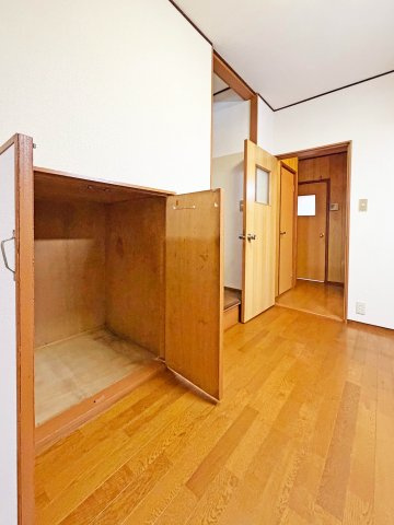 惟信町5丁目戸建の収納