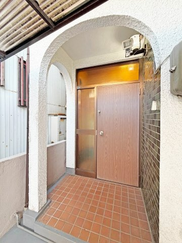 惟信町5丁目戸建の玄関