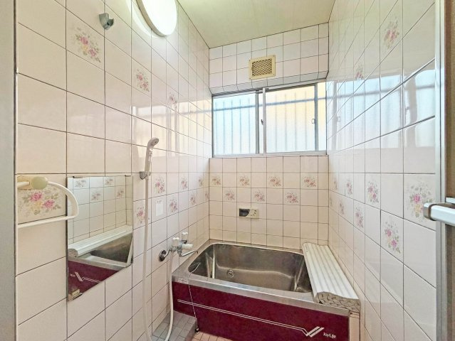 惟信町5丁目戸建の浴室