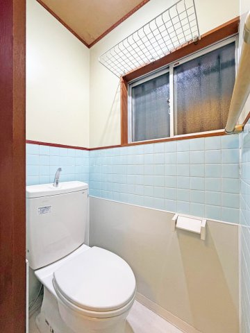 惟信町5丁目戸建のトイレ