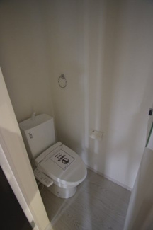 【トイレ】 | 【仲介手数料無料！！】八王子市長沼町　新築戸建て（全2棟）1号棟　5399万円