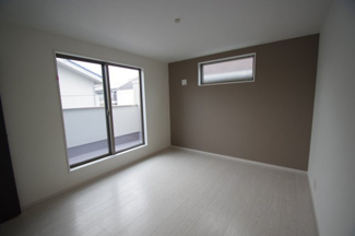 【寝室】 | 【仲介手数料無料！！】八王子市長沼町　新築戸建て（全2棟）1号棟　5399万円 | 主寝室7.5帖