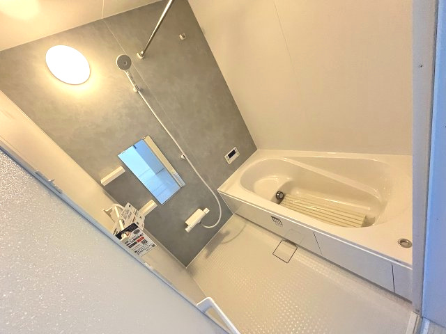 【浴室】 | 糟屋郡宇美町障子岳3丁目1期　4号棟（全4棟）【仲介手数料無料・0円】 | 施工例。浴室です。施工例は完成時と異なる場合があります。