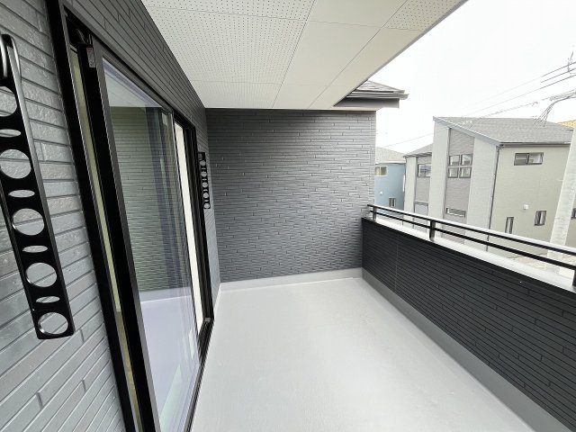 【バルコニー】 | 糟屋郡宇美町障子岳3丁目1期　4号棟（全4棟）【仲介手数料無料・0円】 | 施工例。施工例は完成時と異なる場合があります。