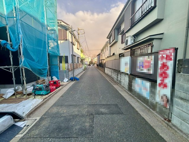 練馬区南田中4丁目　新築戸建　残1棟の前面道路含む現地写真|現地写真（2026.01.11撮影）

現地ご見学希望・資料請求などお気軽にお問い合わせ下さい！
03-5990-5201