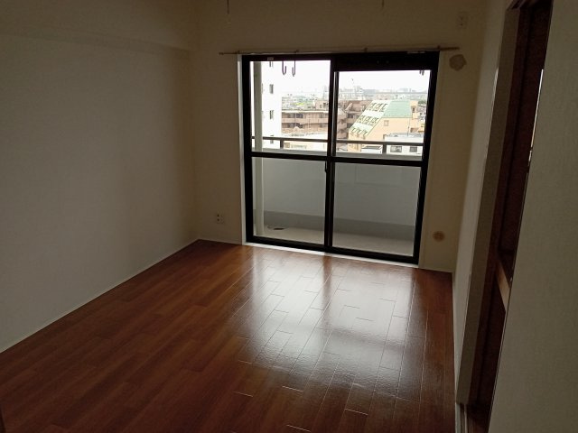 ホワイトコートⅢの洋室