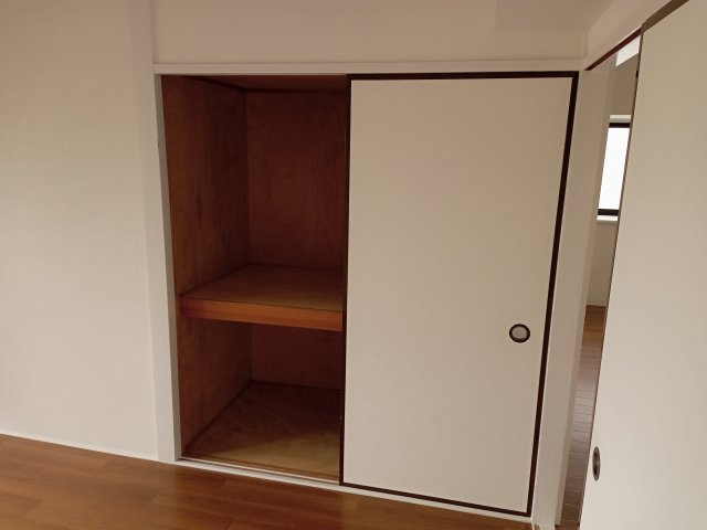 ホワイトコートⅢの収納