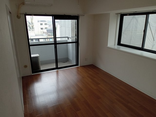 ホワイトコートⅢの洋室