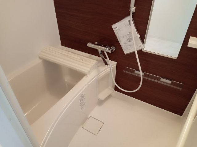 ホワイトコートⅢの浴室