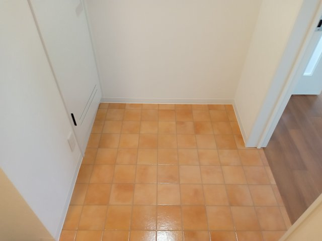 ホワイトコートⅢの玄関