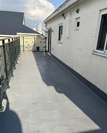 【バルコニー】