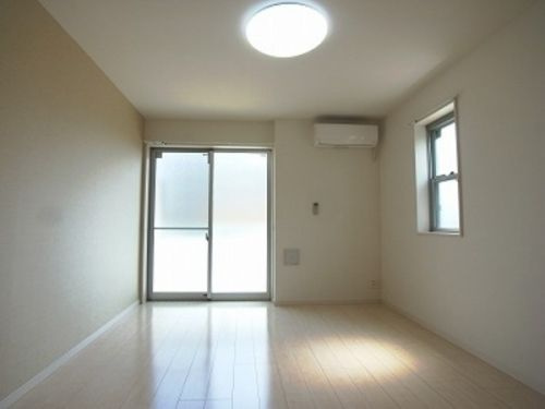 リブリ・津田沼の洋室