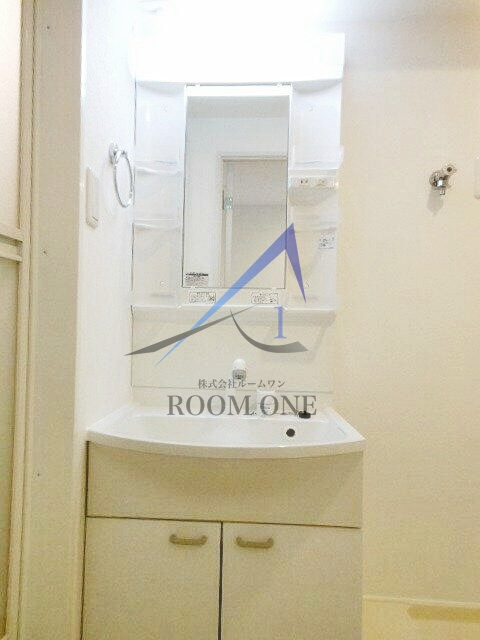 オットーデザインマンションの洗面所|独立洗面台です。