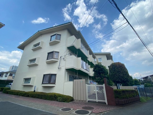 所沢メゾン1号館のエントランス