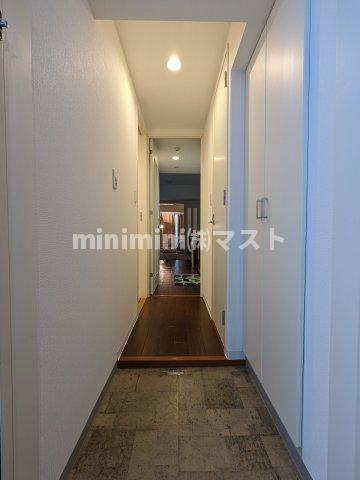 南堀江プライマリーワンの玄関