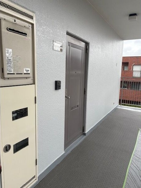 パルナスよもぎ台の玄関