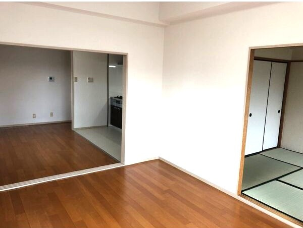 パルナスよもぎ台の居間・リビング