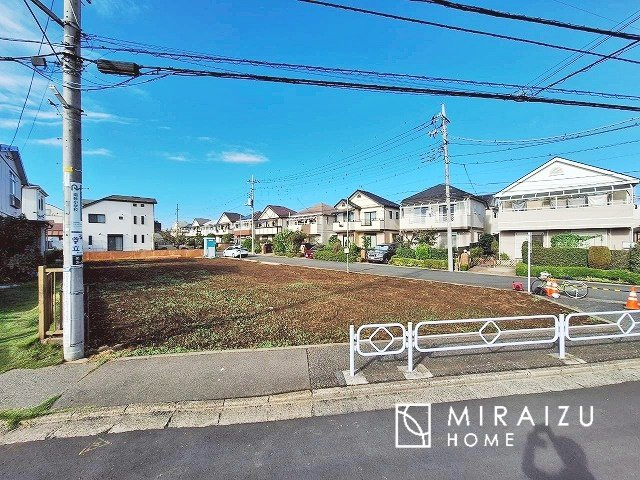 【前面道路含む現地写真】 | 運転が不安な方も安心な前面道路、きちんと幅員のある道路は女性にも安心です。整備されている道路は気持ちも良いですね♪
