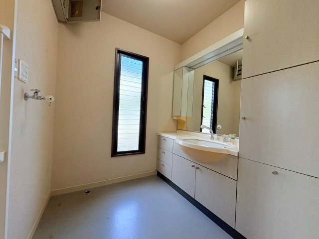 神戸市北区泉台3丁目戸建の洗面所