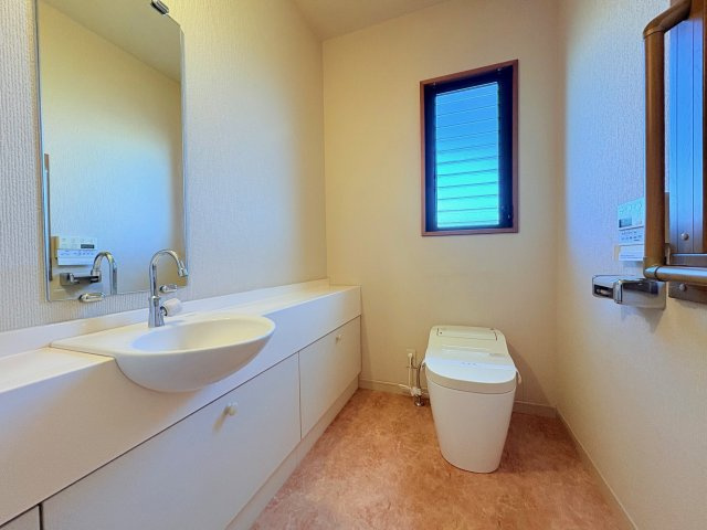 神戸市北区泉台3丁目戸建のトイレ