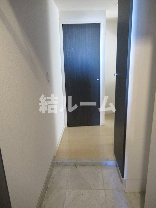 板橋区東新町１丁目の賃貸マンションの玄関