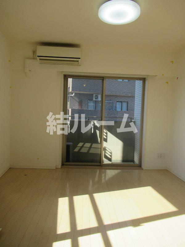 板橋区東新町１丁目の賃貸マンションの居間・リビング