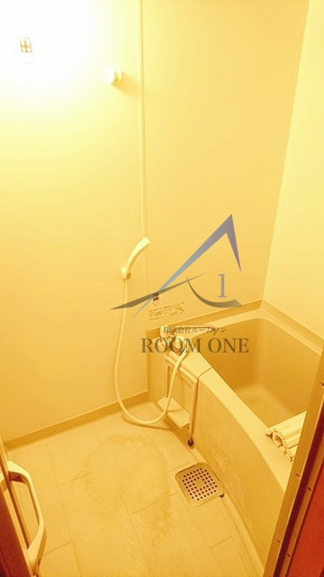 ドゥポンスの浴室|お風呂です。