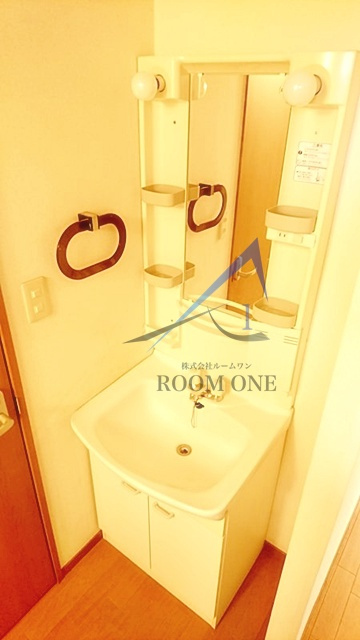 ドゥポンスの独立洗面台|洗面台です。