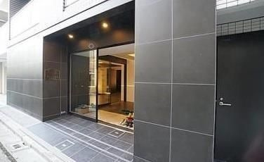 メインステージ新御徒町のエントランス