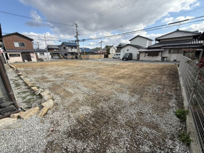 【前面道路含む現地写真】 | 【プレイワーク陶器北】北東角地・土地119坪・建築条件なし・更地渡し | 前面道路含む現地写真です