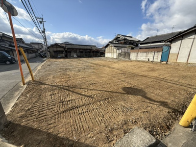 【前面道路含む現地写真】 | 【プレイワーク陶器北】北東角地・土地119坪・建築条件なし・更地渡し | 前面道路含む現地写真です