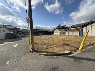 【前面道路含む現地写真】 | 【プレイワーク陶器北】北東角地・土地119坪・建築条件なし・更地渡し | 前面道路含む現地写真です