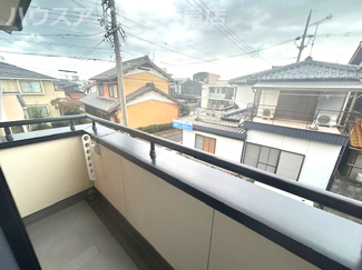 【バルコニー】 | 岐阜市加納花ノ木町築19年！お車並列3台可能！カーポート付き！敷地はゆとりの66坪！リフォーム済み！ | 岐阜市加納花ノ木町築19年！お車並列3台可能！カーポート付き！敷地はゆとりの66坪！リフォーム済み！