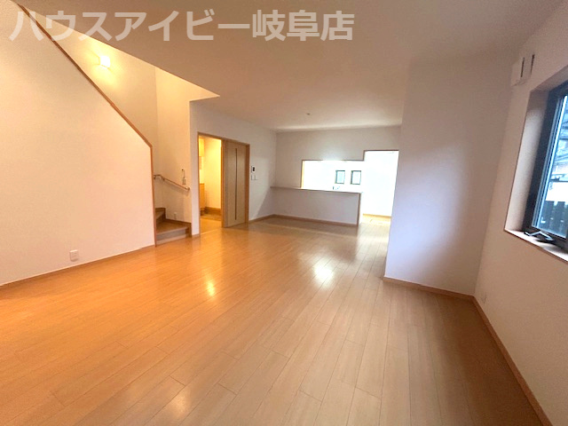 【居間・リビング】の画像