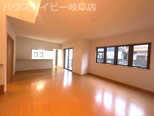 【居間・リビング】の画像