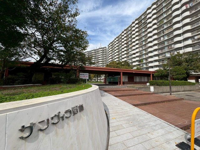 サンヴィラ野並A棟のエントランス