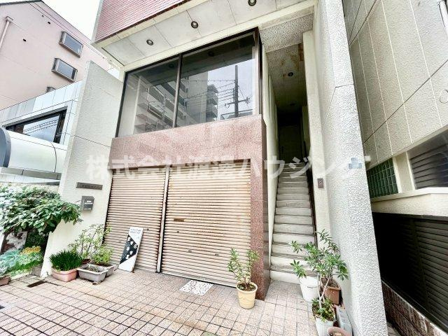 オスカー第1ビルのエントランス