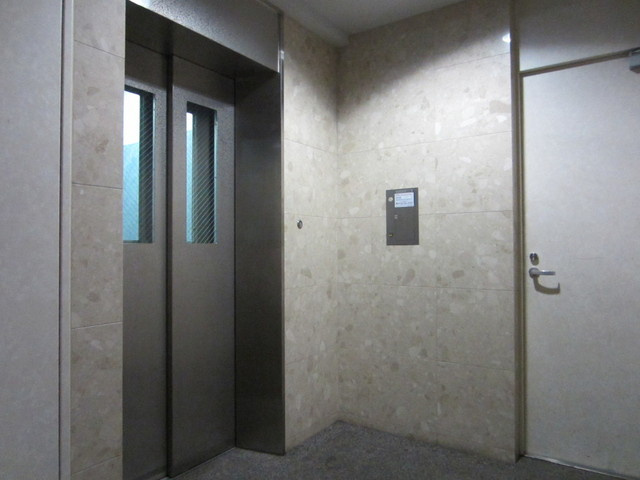 ルピナス王子駅前のロビー|エレベーター完備！