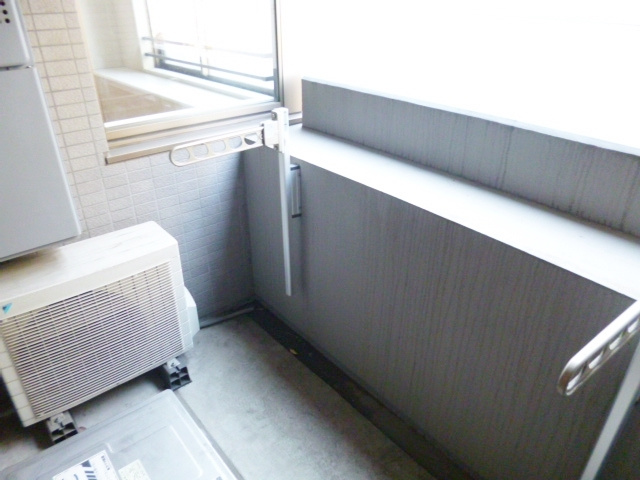 ルピナス王子駅前のバルコニー|バルコニーはキッチンフロアに完備されています♪