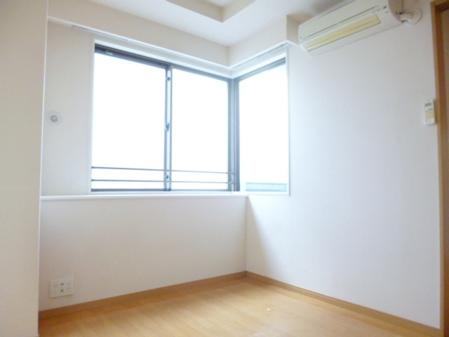 ルピナス王子駅前の洋室|陽当りも良好ですね♪