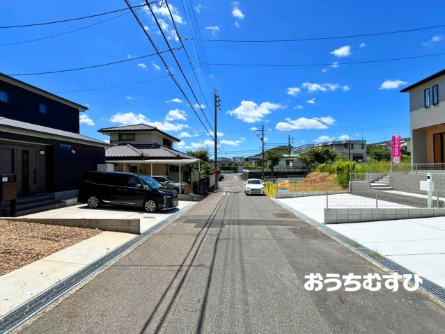 春日井市高森台第9（全2棟）の前面道路含む現地写真
