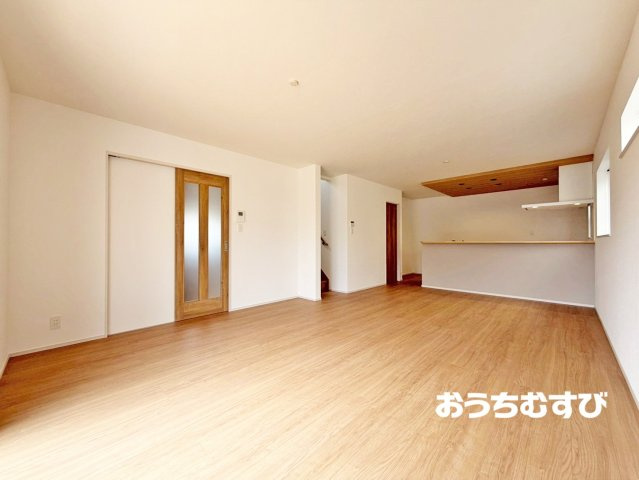 春日井市高森台第9（全2棟）の居間・リビング