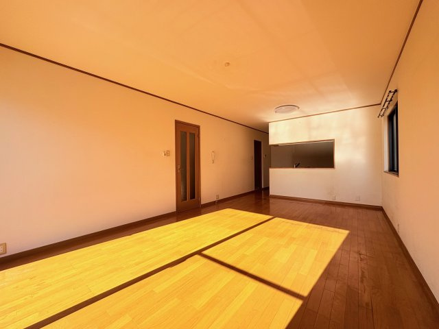 三田市つつじが丘北3丁目戸建の居間・リビング