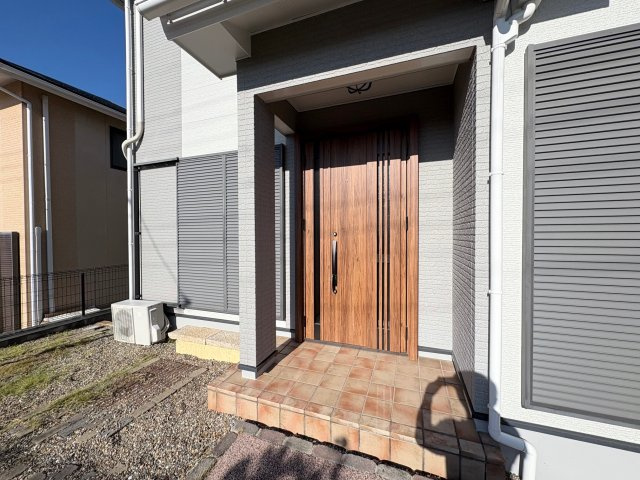 三田市つつじが丘北3丁目戸建の玄関