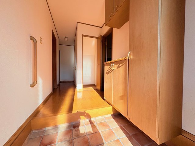 三田市つつじが丘北3丁目戸建の玄関