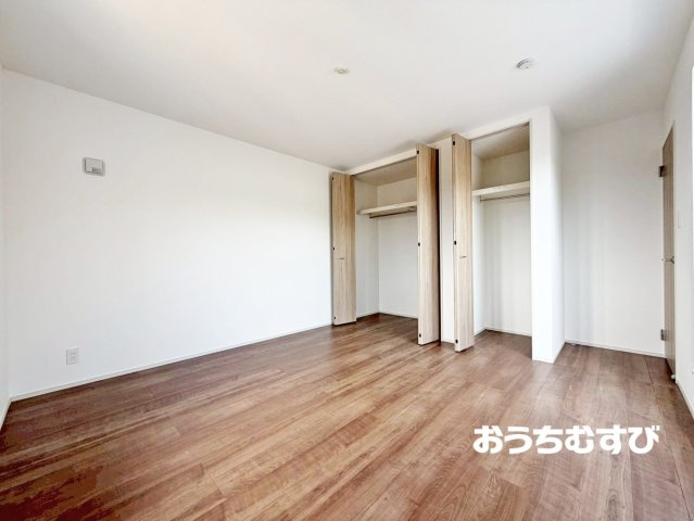 春日井市高森台第9（全2棟）の洋室