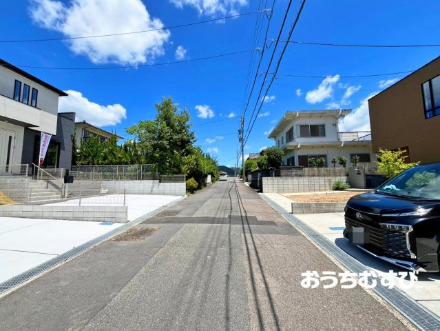春日井市高森台第9（全2棟）の前面道路含む現地写真