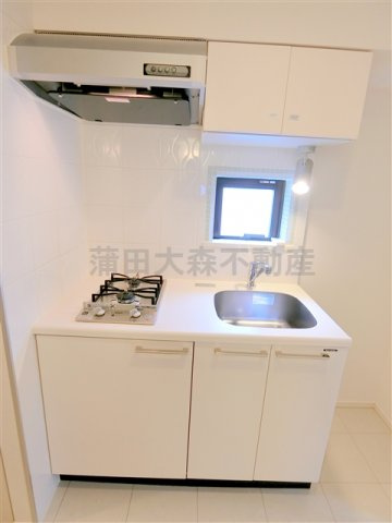 セジョリ蒲田のキッチン|窓付き2口ガスシステムキッチン