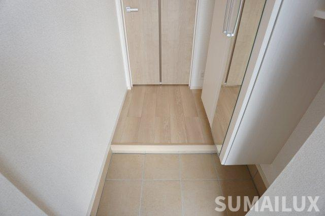 合志市須屋のアパートの玄関