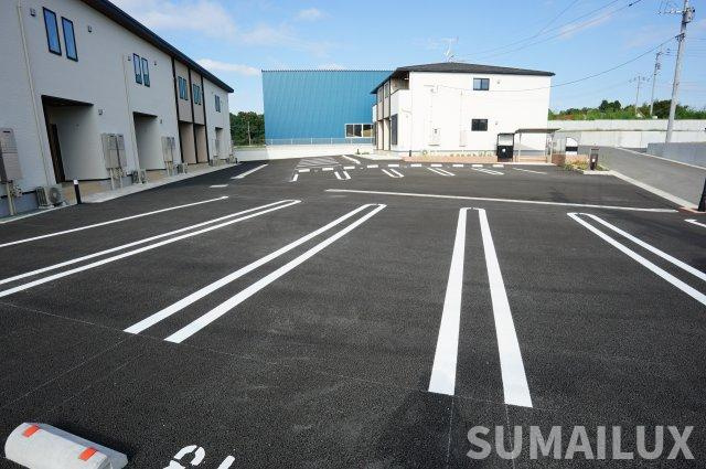 合志市須屋のアパートの駐車場